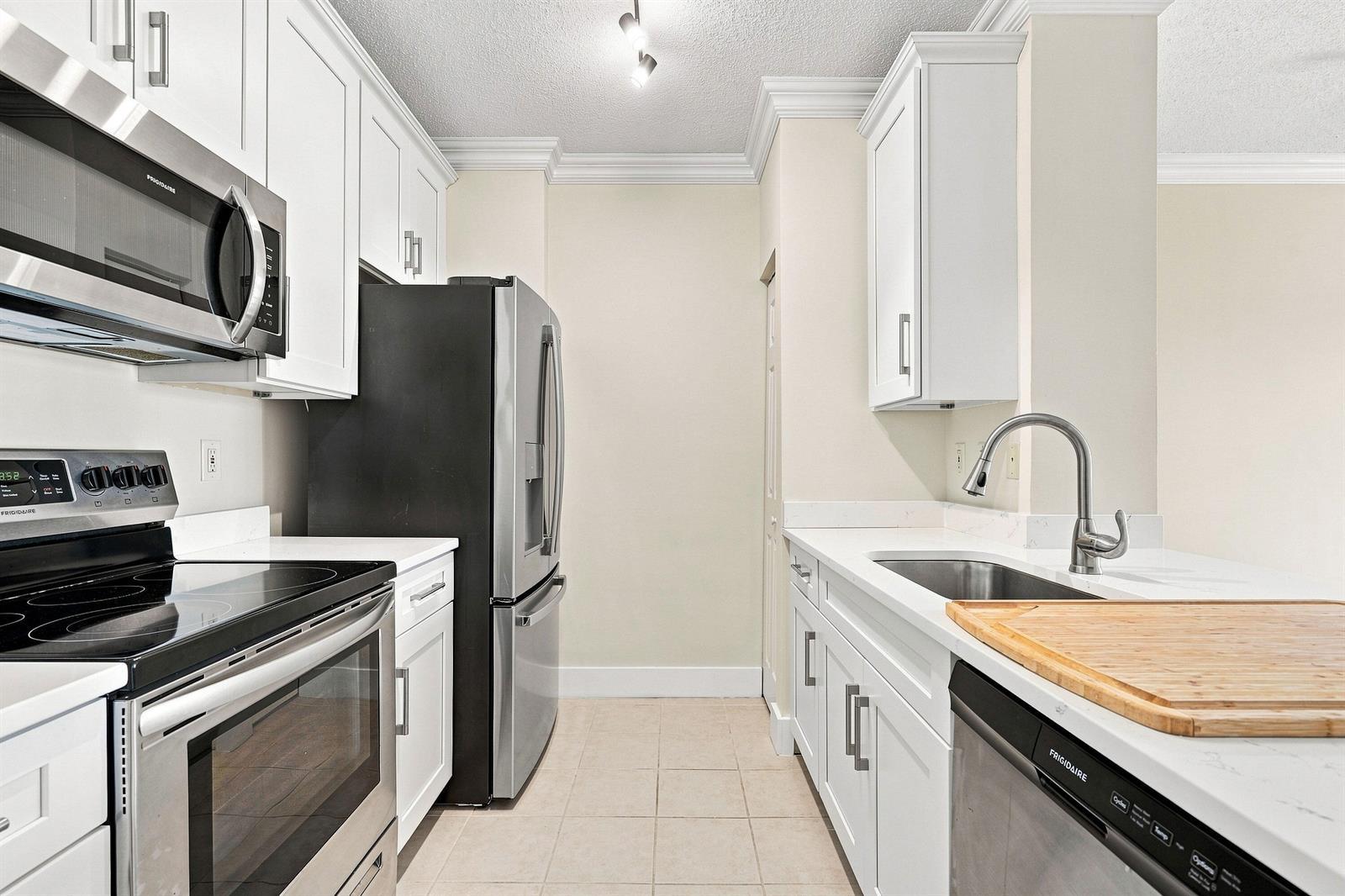 780 S Sapodilla Avenue # 412, West Palm Beach FL 33401 photo 4