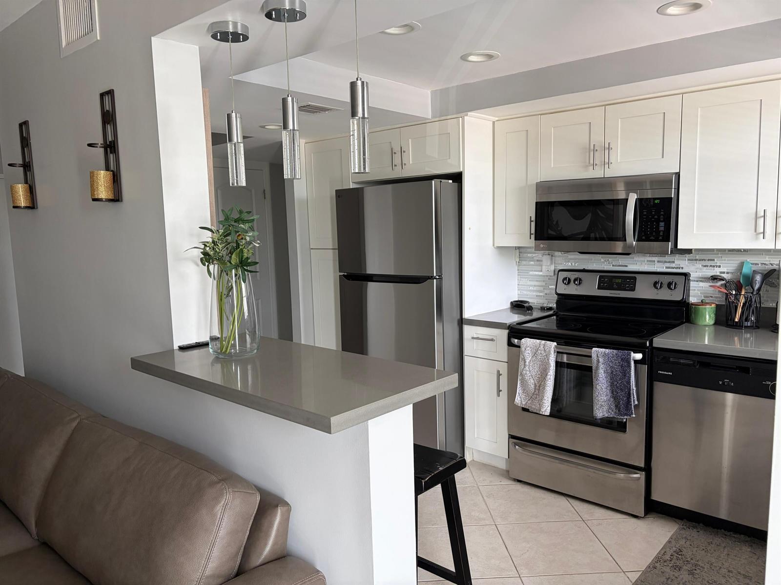 137 GOLDEN ISLES Drive # 412, Hallandale Beach FL 33009 photo 5