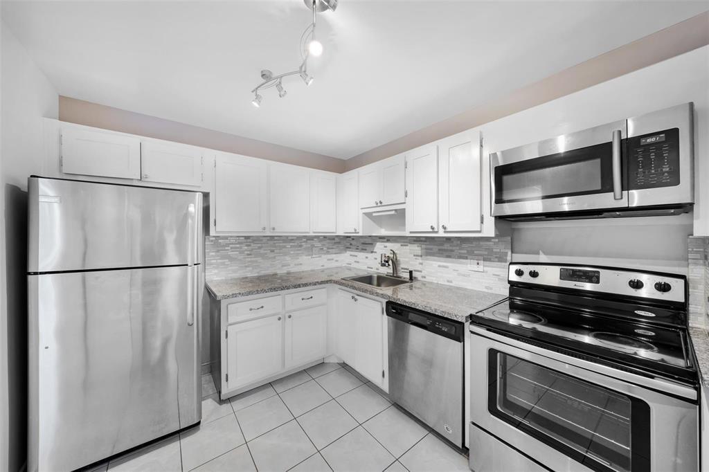 3051 S PALM AIRE Drive # 408, Pompano Beach FL 33069 photo 2