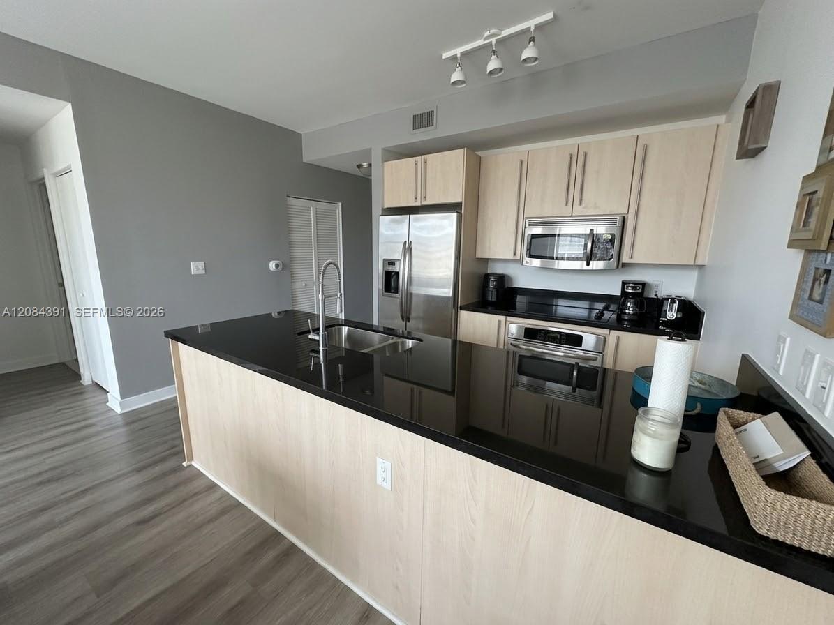 79 SW 12th St, Miami FL 33130 photo 3