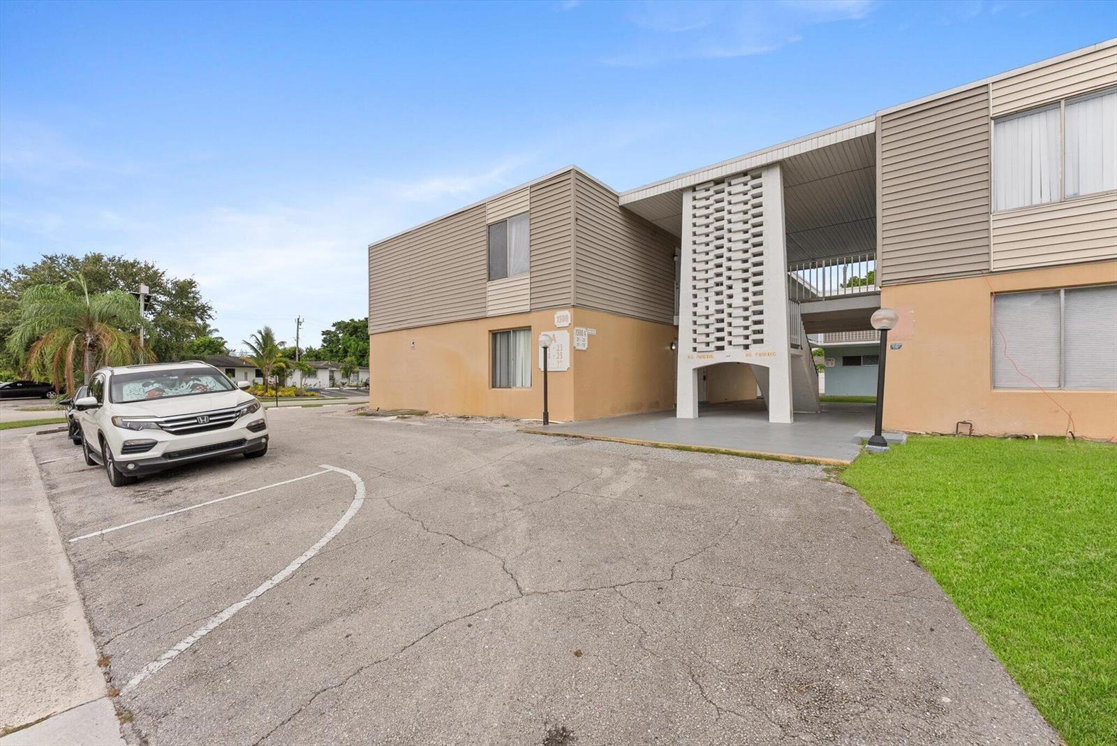 1500 CRESCENT Circle # A14, Lake Park FL 33403 photo 2