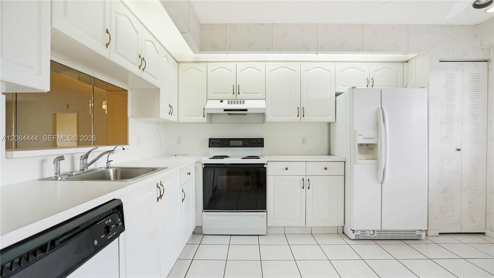 13001 SW 15th Ct # 405T, Pembroke Pines FL 33027 photo 4