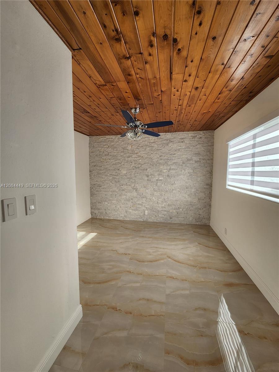 1113 NE 8th St, Hallandale Beach FL 33009 photo 3