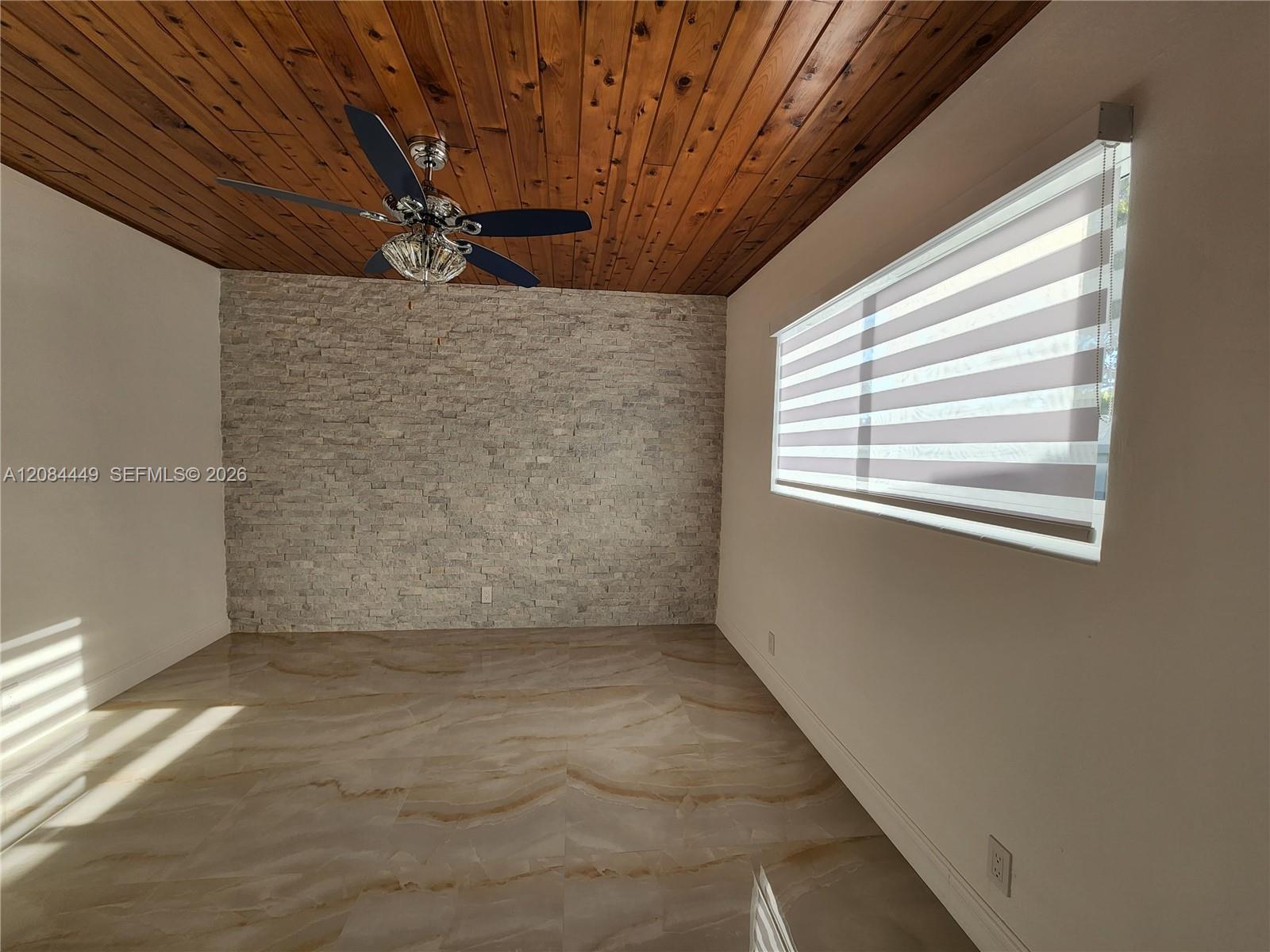 1113 NE 8th St, Hallandale Beach FL 33009