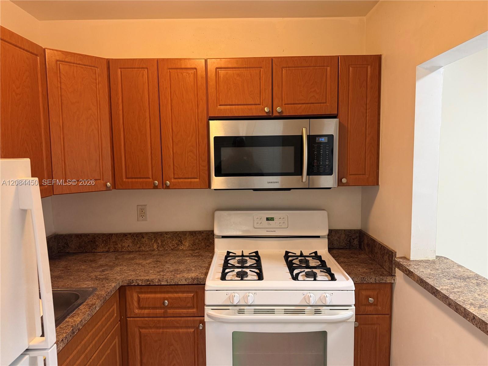 14500 SW 88th Ave # 254, Palmetto Bay FL 33176 photo 2