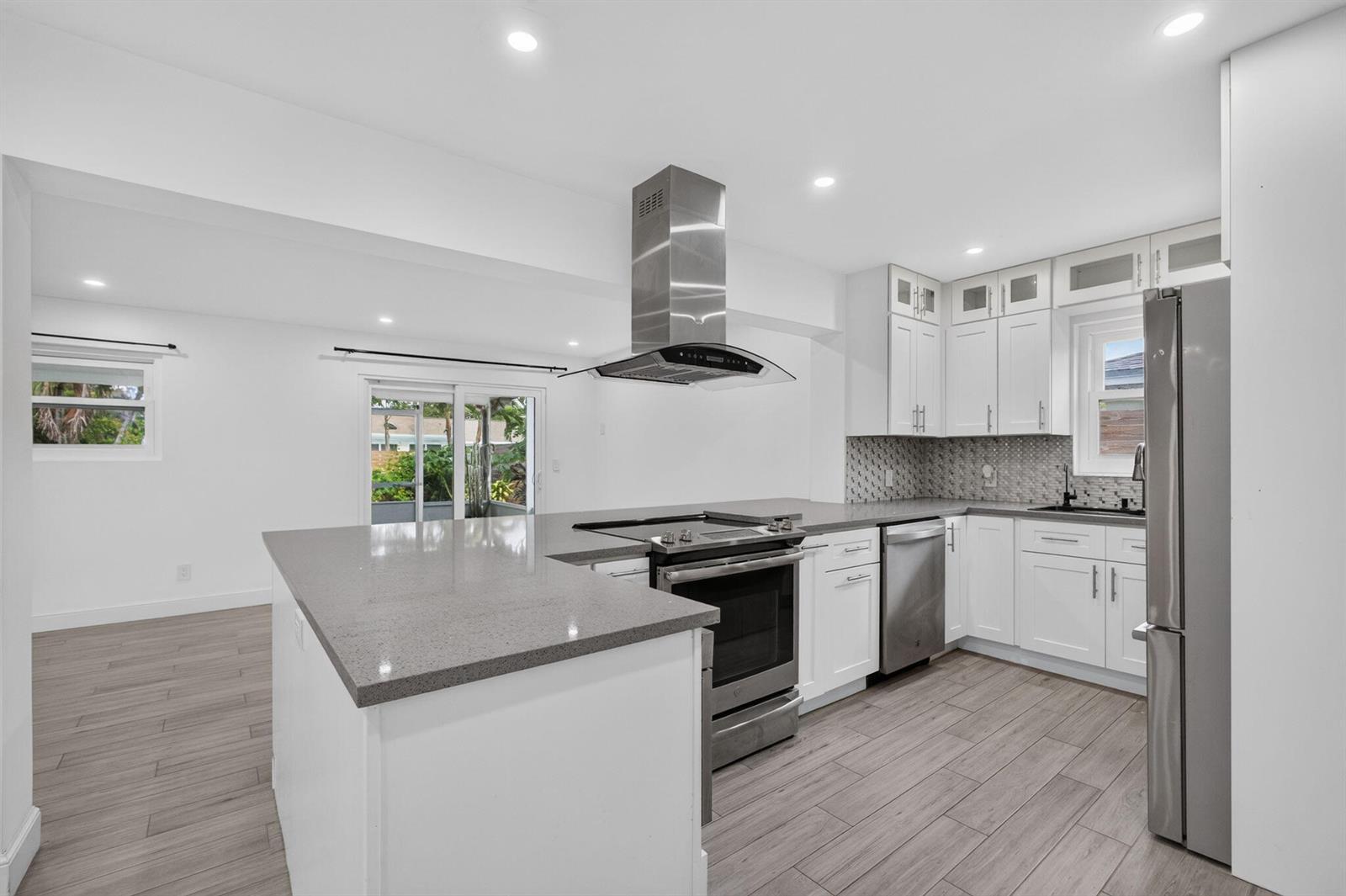 502 Circle E, Jupiter FL 33458 photo 3