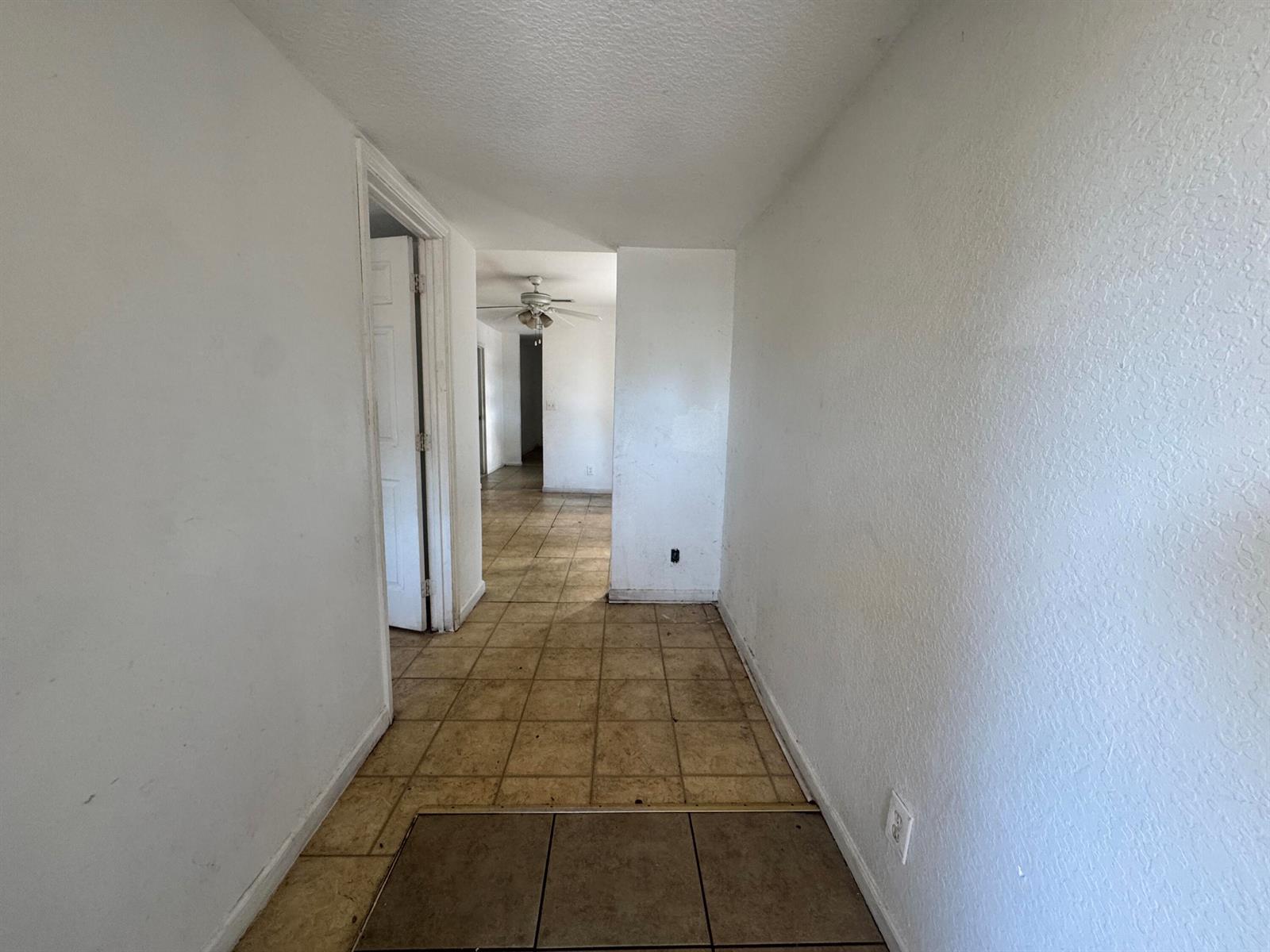 11 S D Street, FL 33460 photo 2