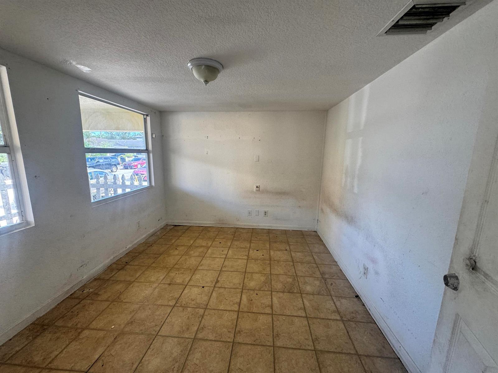 11 S D Street, FL 33460 photo 4
