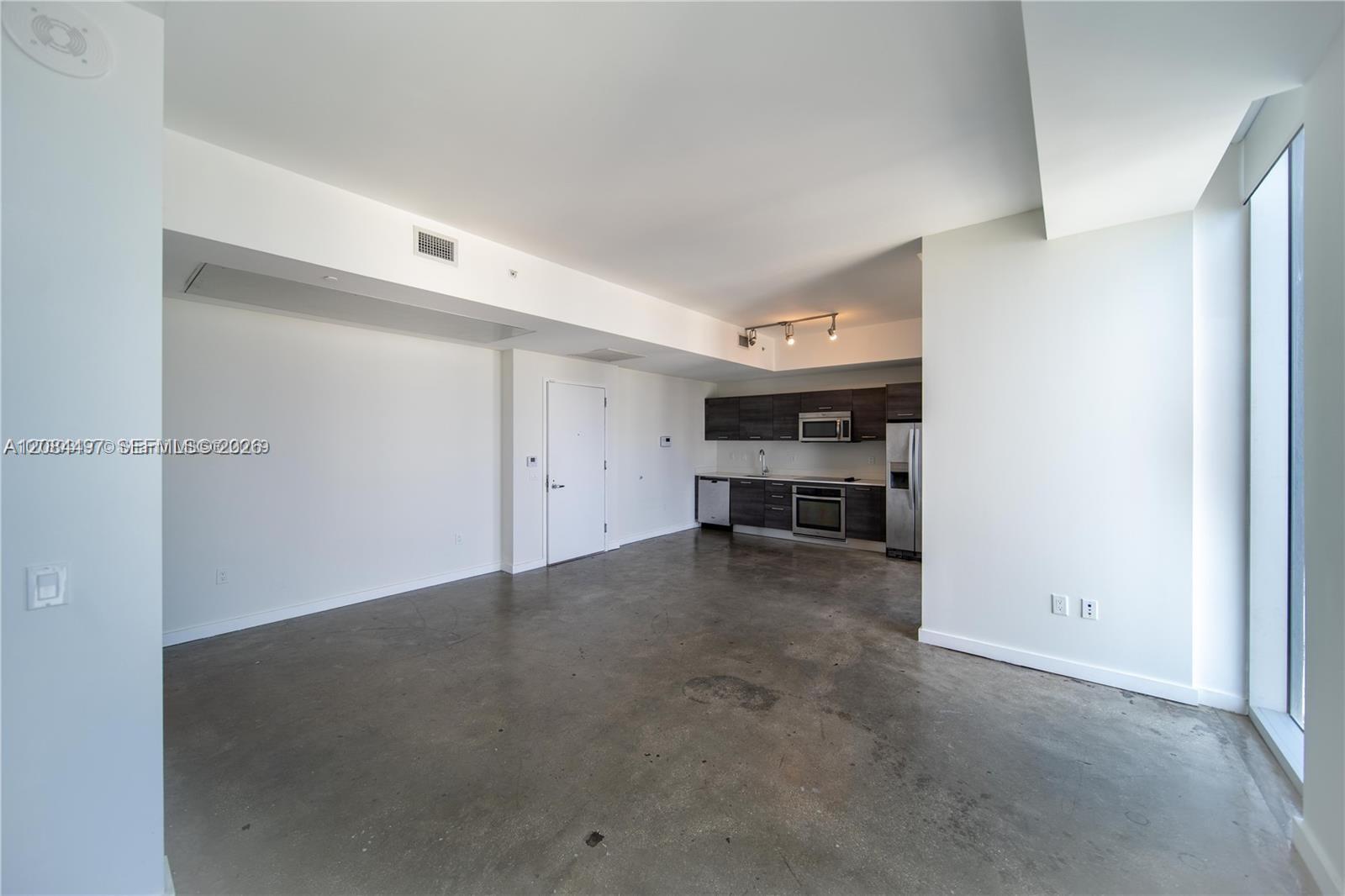 151 SE 1st St, Miami FL 33131 photo 2