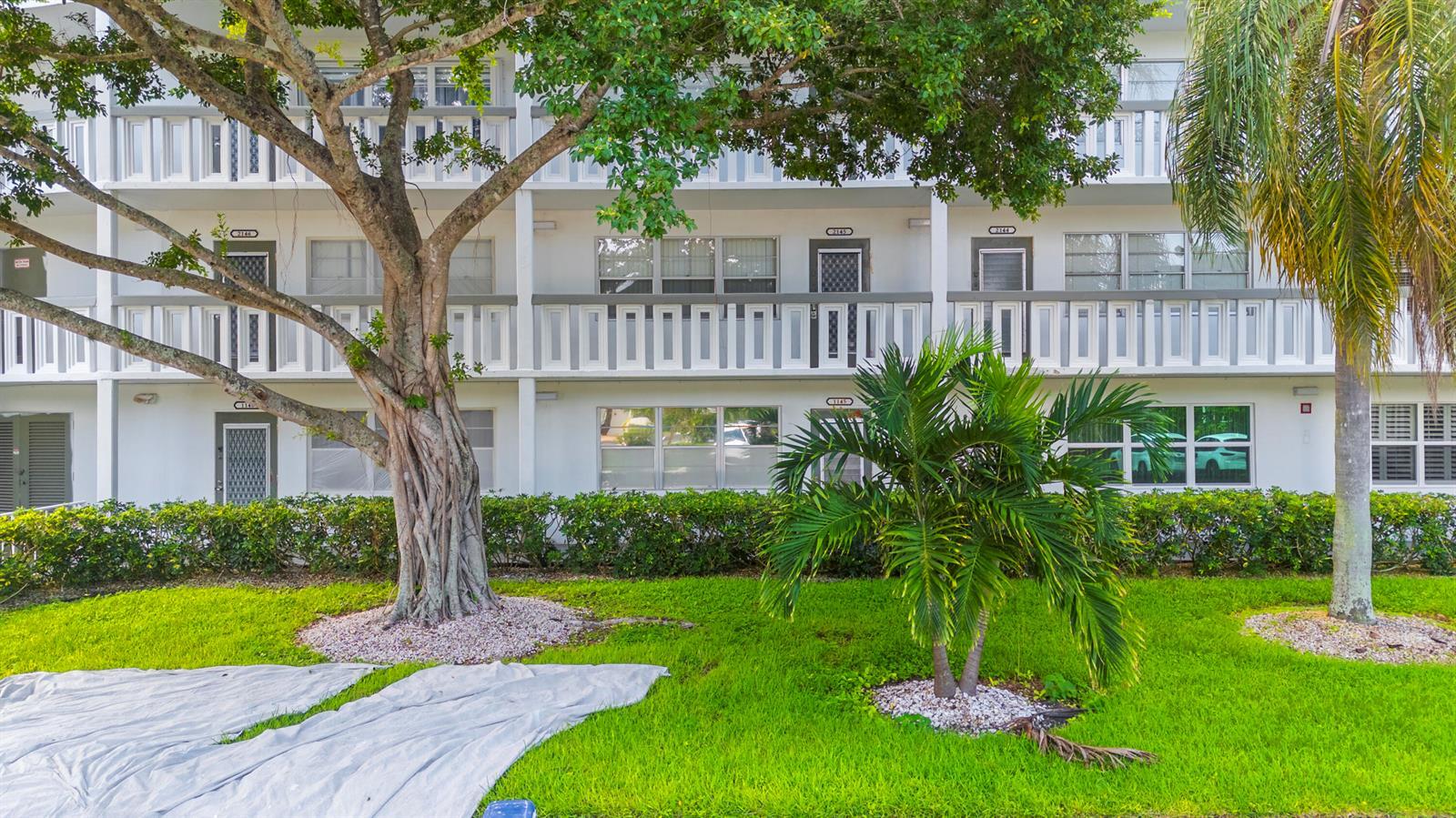 1145 Cambridge G, Deerfield Beach FL 33442 photo 2