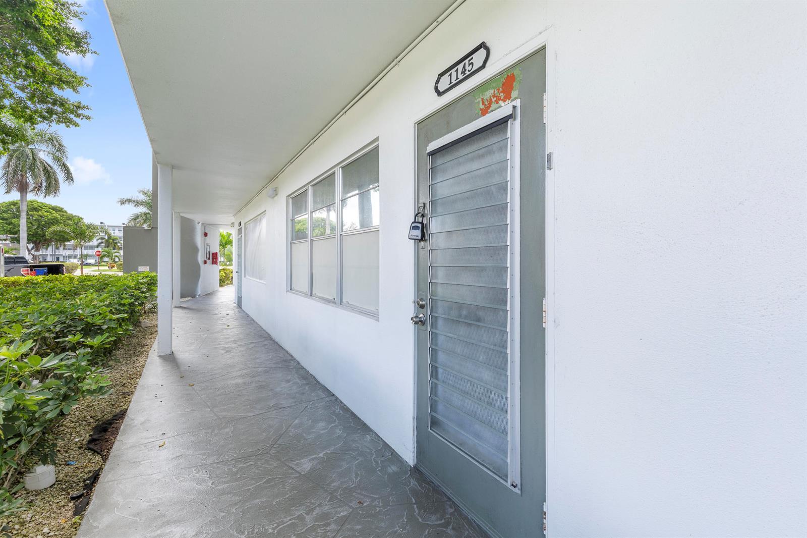 1145 Cambridge G, Deerfield Beach FL 33442 photo 3