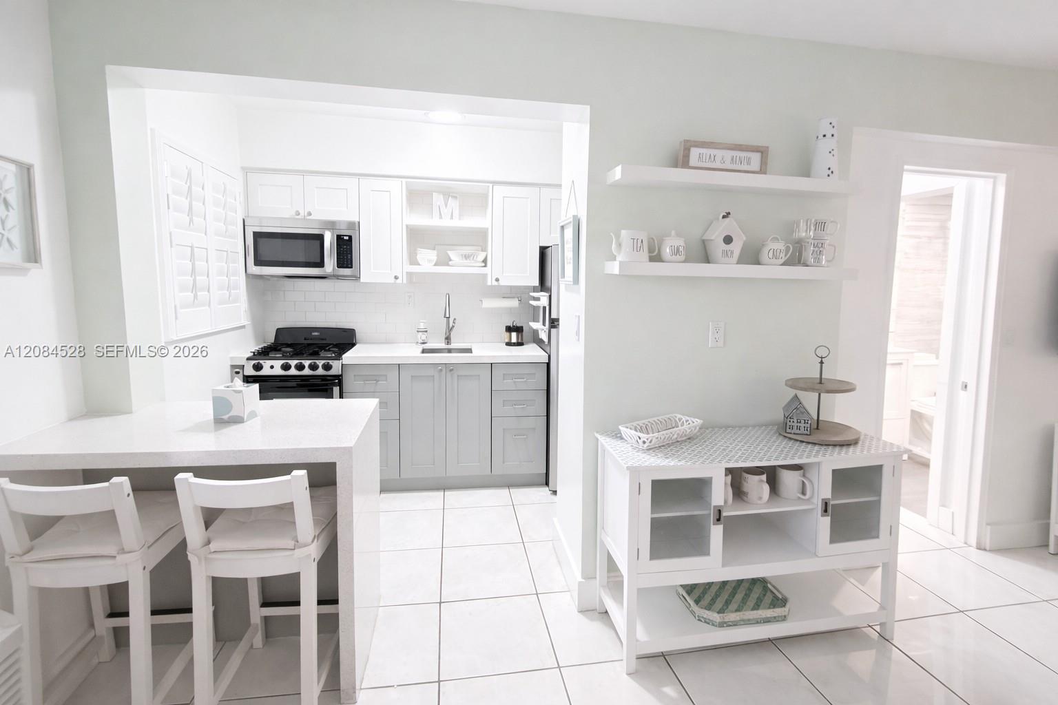 321 Wilson St # A105, Hollywood FL 33019 photo 4