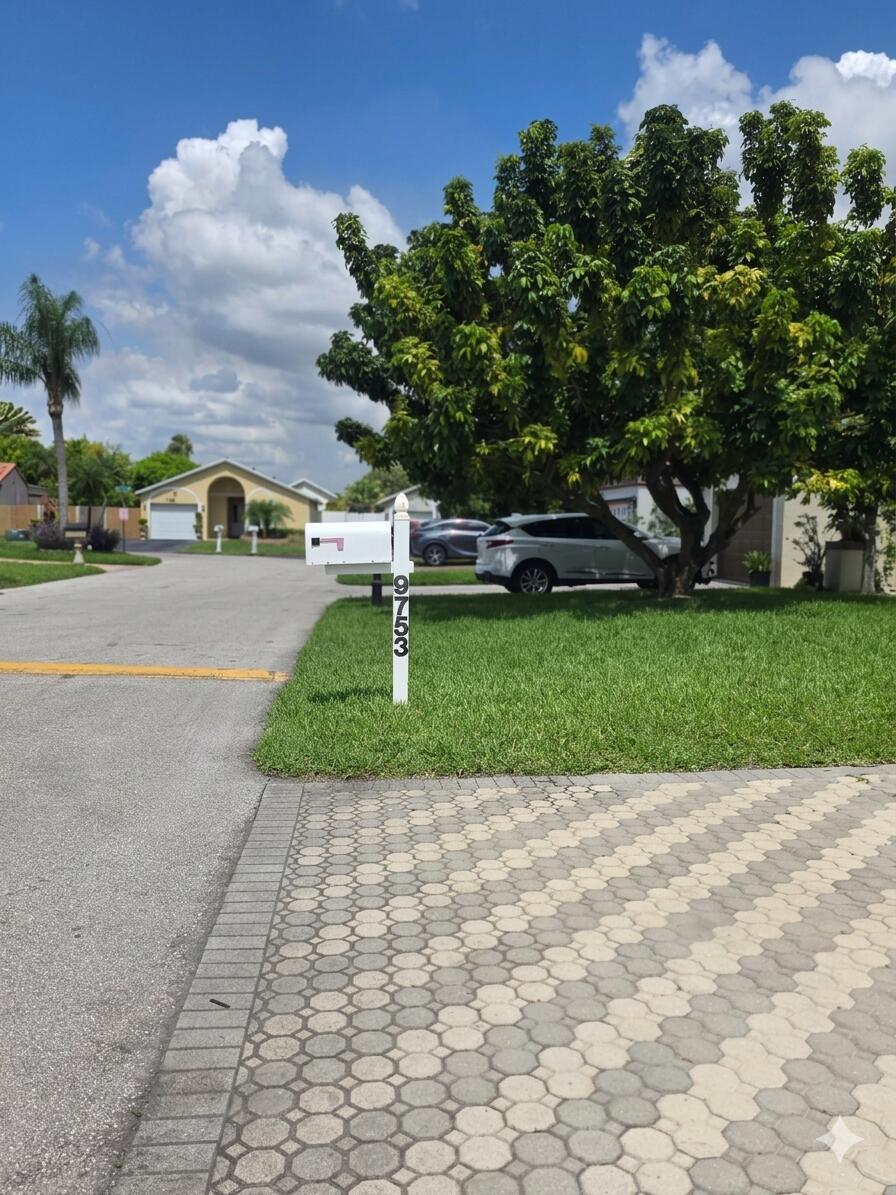 9753 NW 45TH Street, Sunrise FL 33351 photo 2