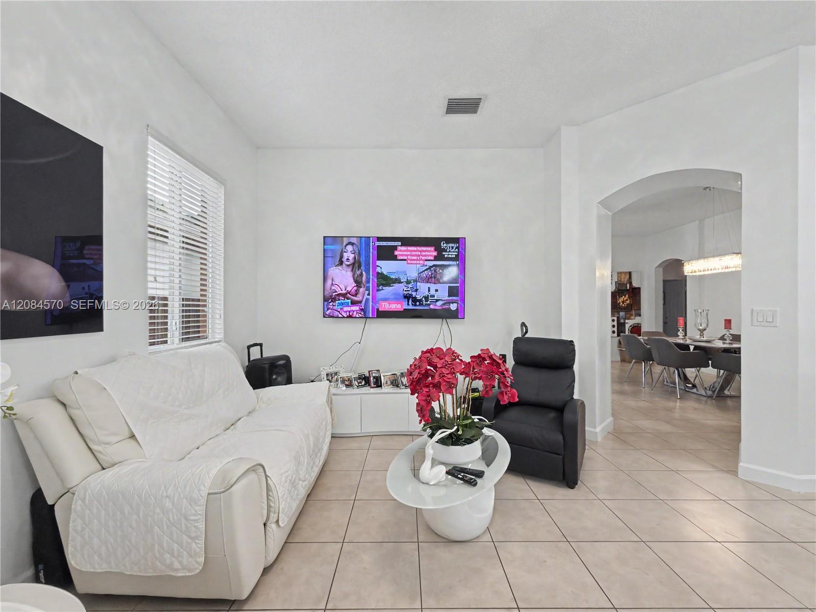 522 NE 20th Ave, Homestead FL 33033 photo 2