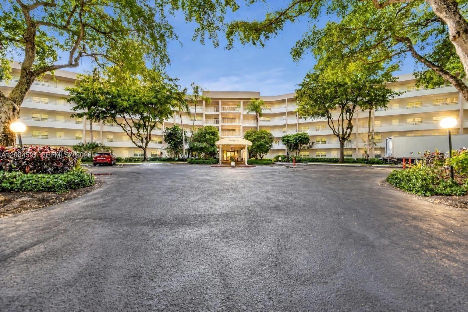 3980 Oaks Clubhouse Dr # 409, Pompano Beach FL 33069 photo 2