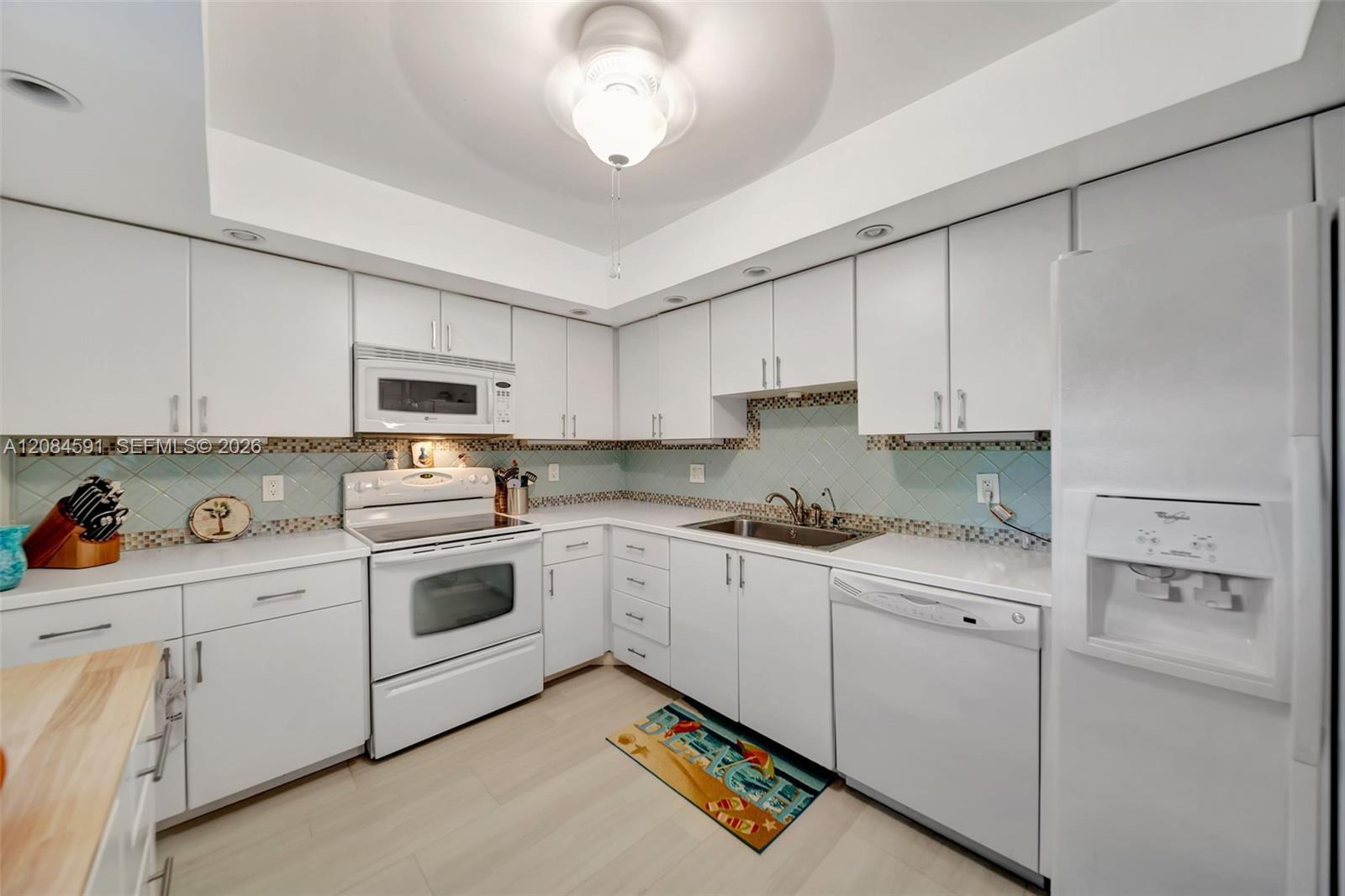 3980 Oaks Clubhouse Dr # 409, Pompano Beach FL 33069 photo 4