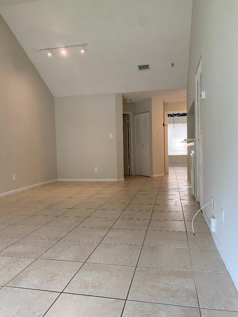 1095 CORAL CLUB Drive # 1095, Coral Springs FL 33071 photo 2