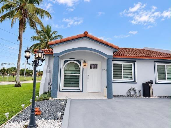 7548 NW 173rd Ter, Hialeah FL 33015