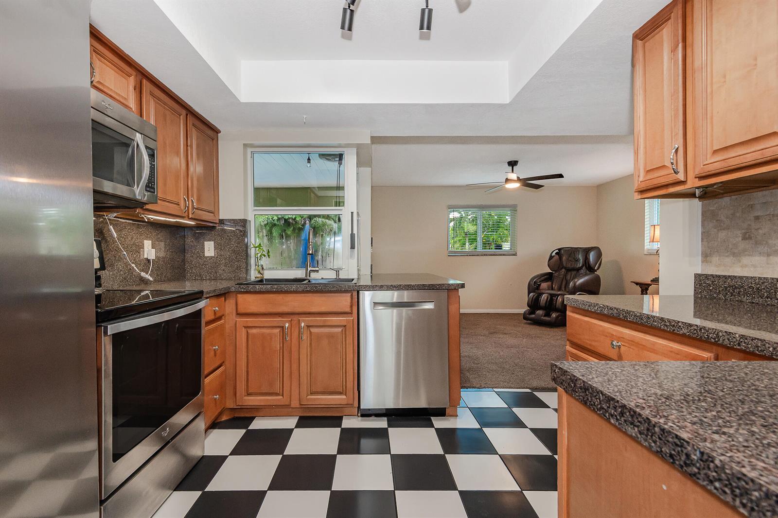 6912 NW 5TH Place, Margate FL 33063 photo 2