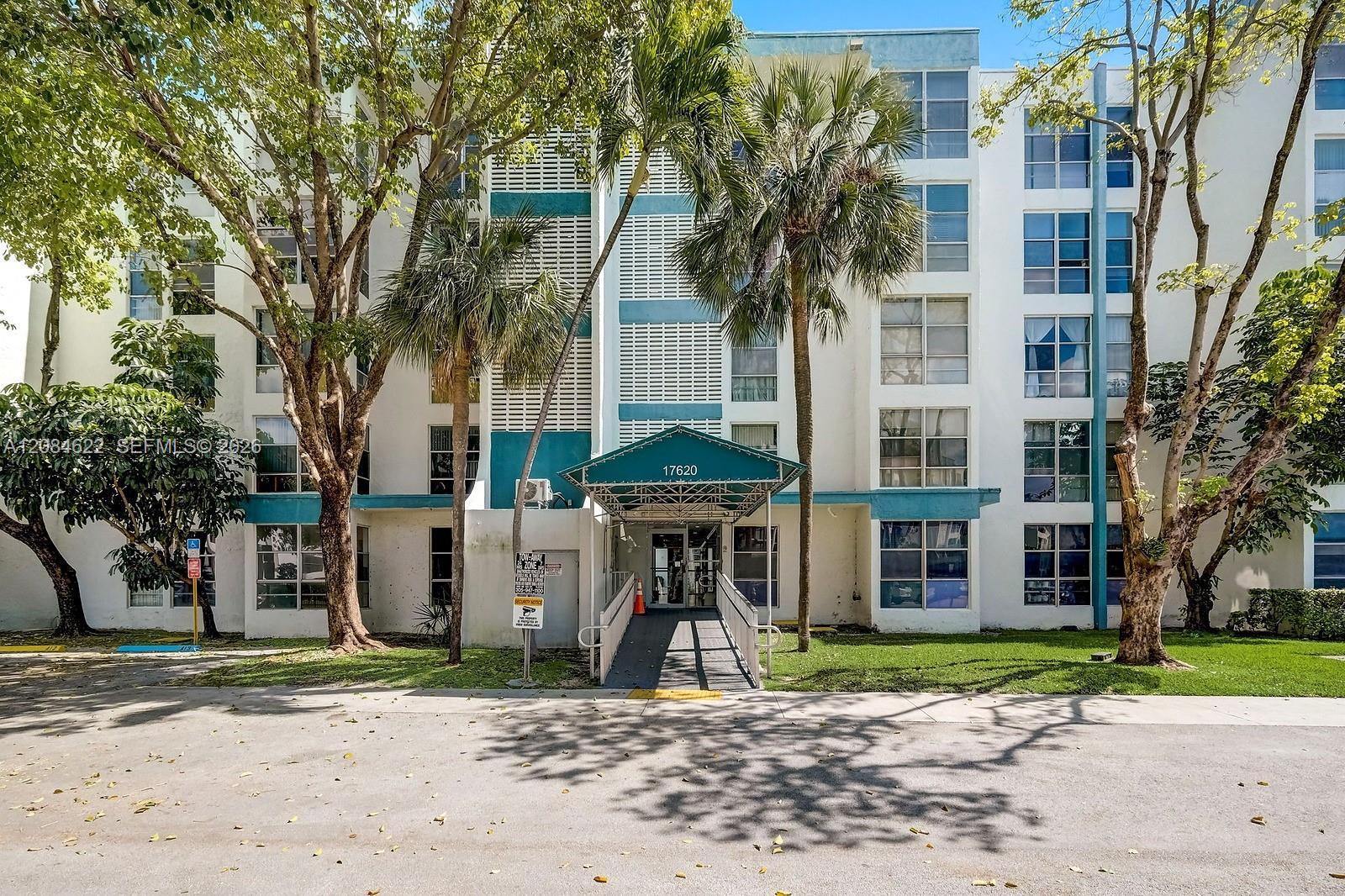 17620 Atlantic Blvd # 315, Sunny Isles Beach FL 33160