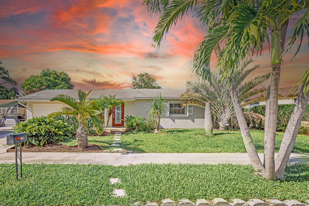 1750 16TH Avenue N, FL 33460
