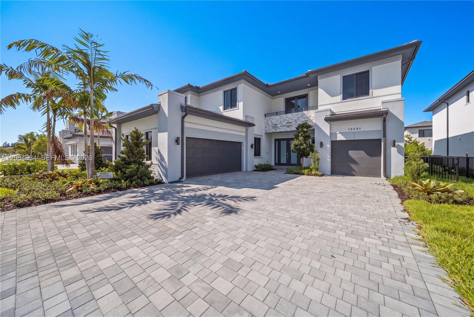 19581 NE 14th Ave, Miami FL 33179 photo 2