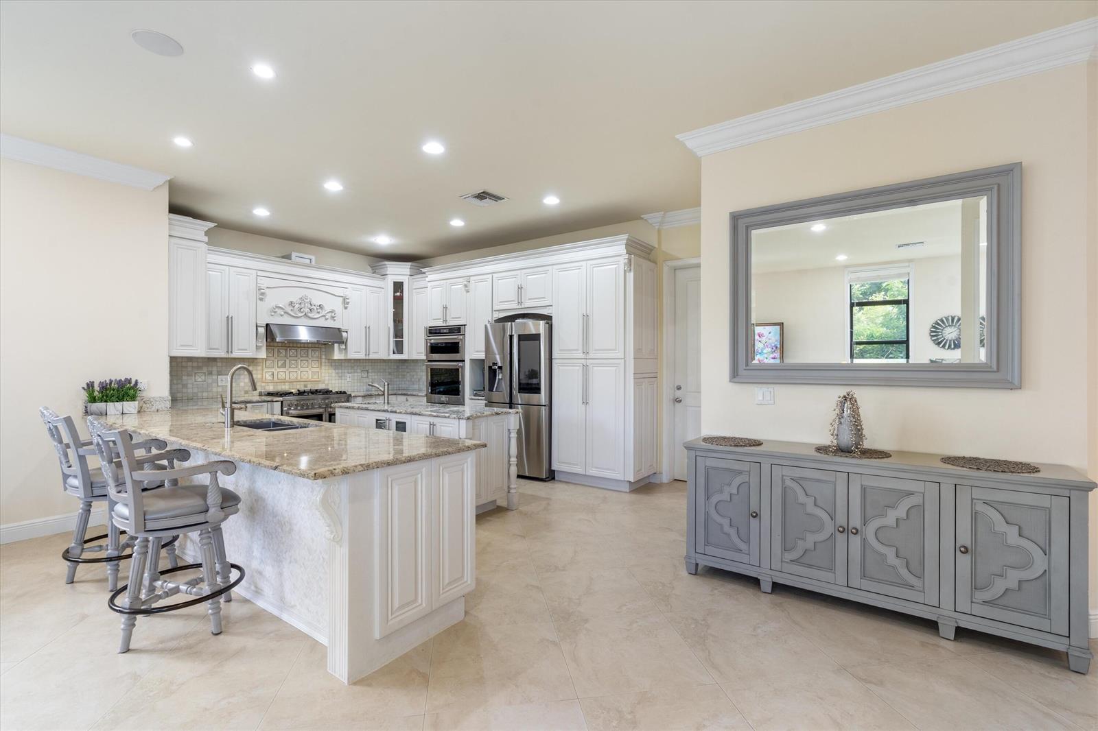 301 SANDALWOOD Lane, Boca Raton FL 33487 photo 2