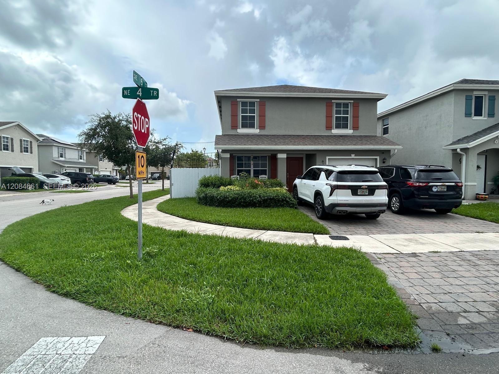 631 NE 4th Ter, Florida City FL 33034 photo 3