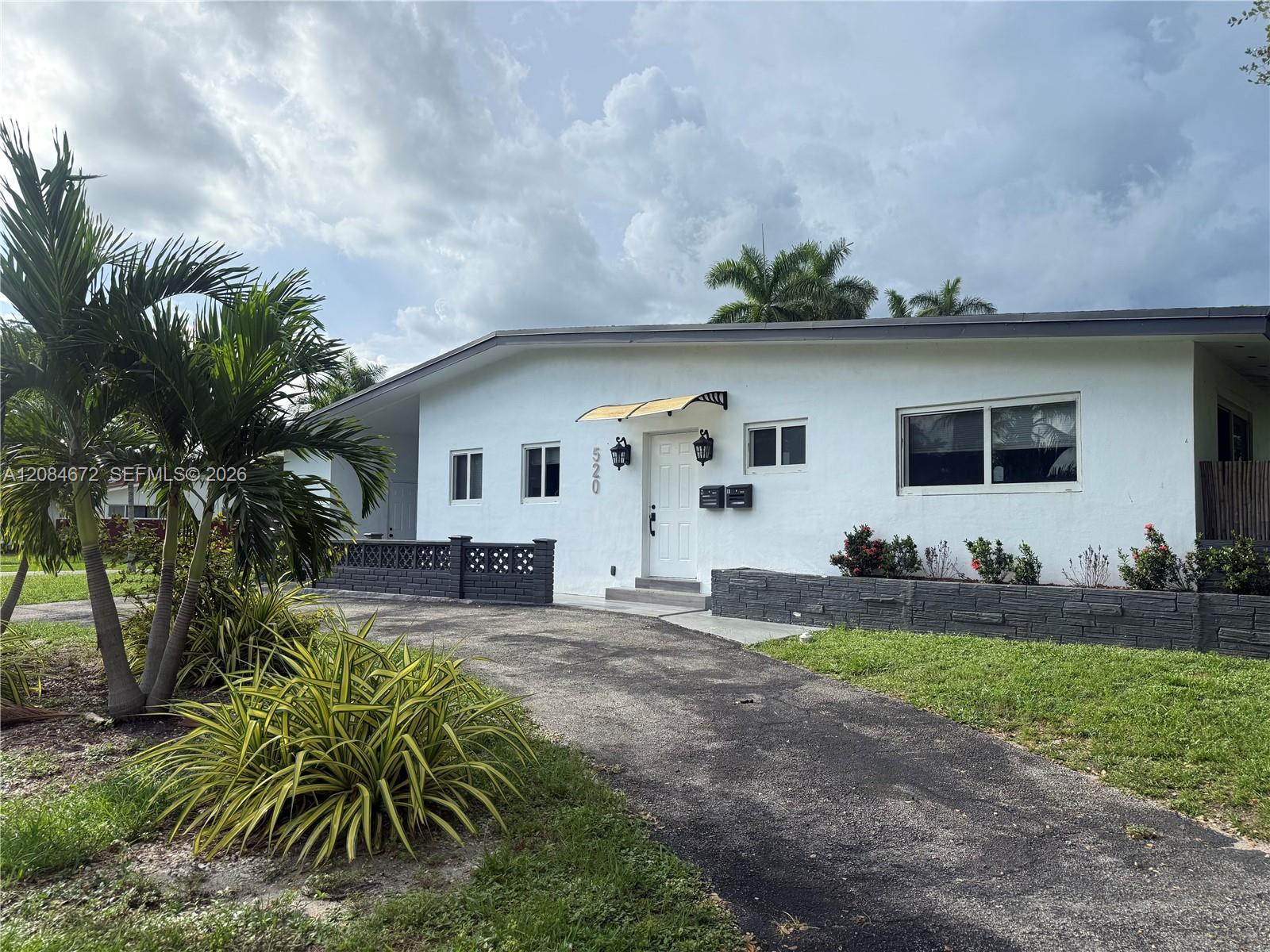 520 SW 5th St, Hallandale Beach FL 33009