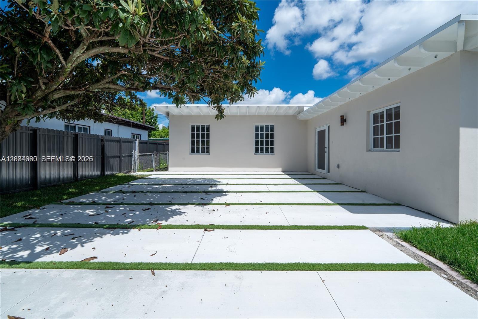 323 NW 104th Ter, Miami FL 33150 photo 5