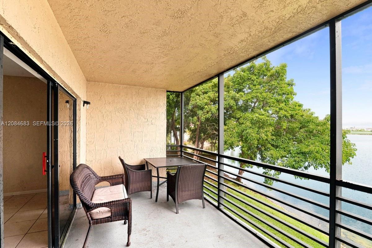 471 Ives Dairy Rd # 3, Miami FL 33179
