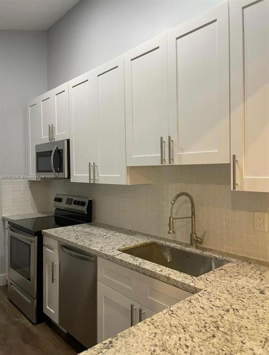 4125 NW 78TH Avenue, Sunrise FL 33351 photo 4