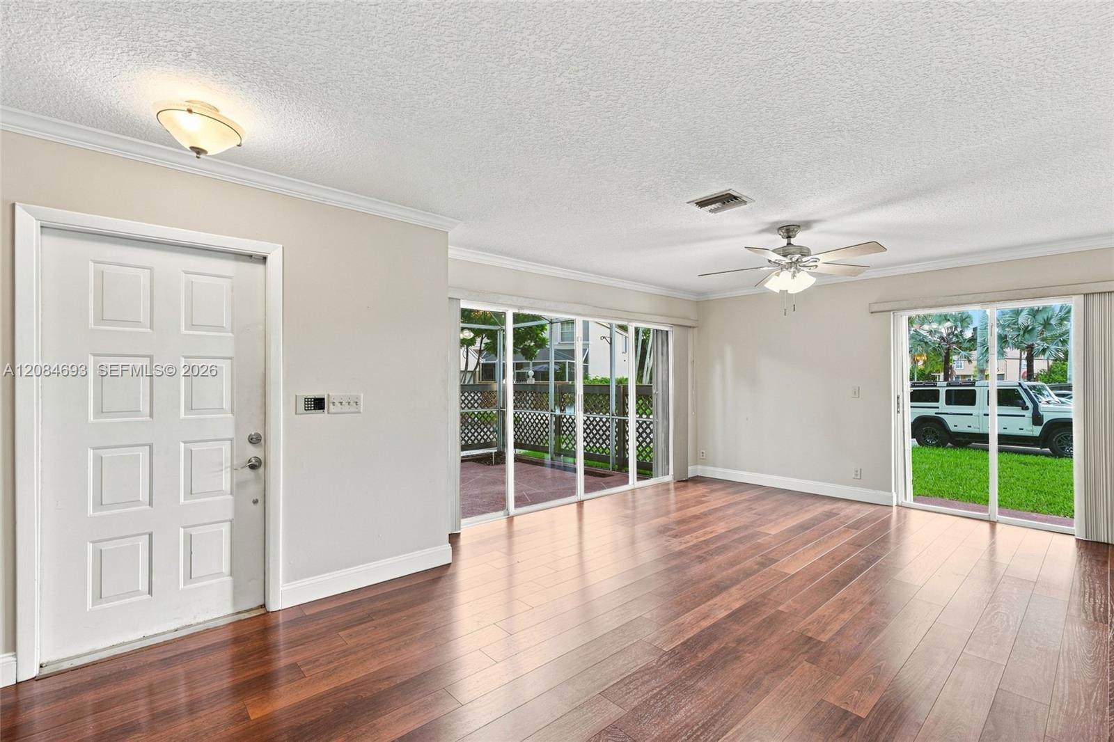 10922 Chandler Dr, Cooper City FL 33026 photo 5