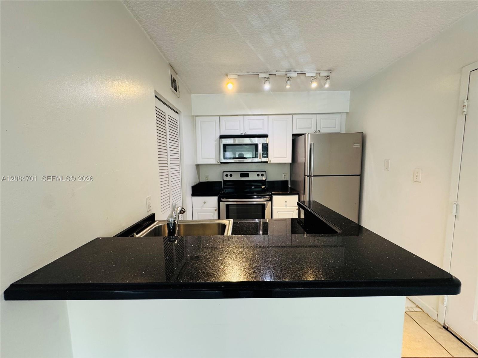 630 S Park Rd # 3, Hollywood FL 33021