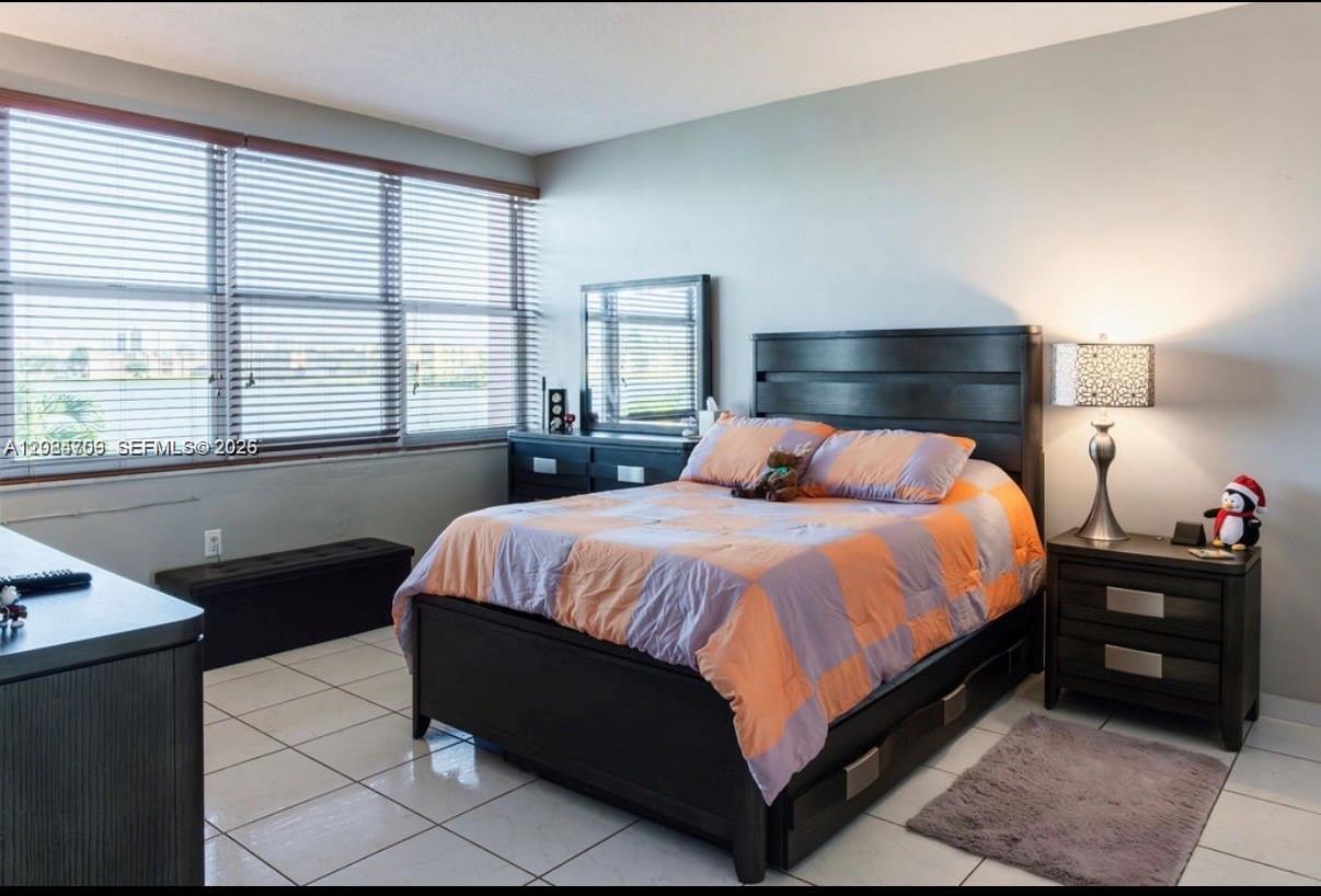 18555 NE 14th Ave # 619, Miami FL 33179 photo 4