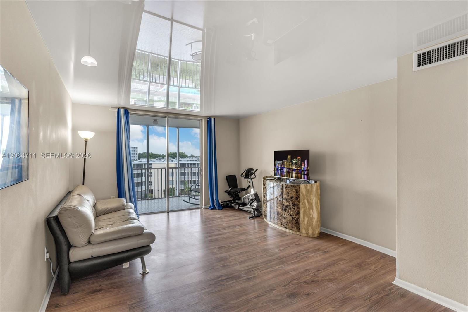 1700 NE 191st St # 508, Miami FL 33179 photo 3