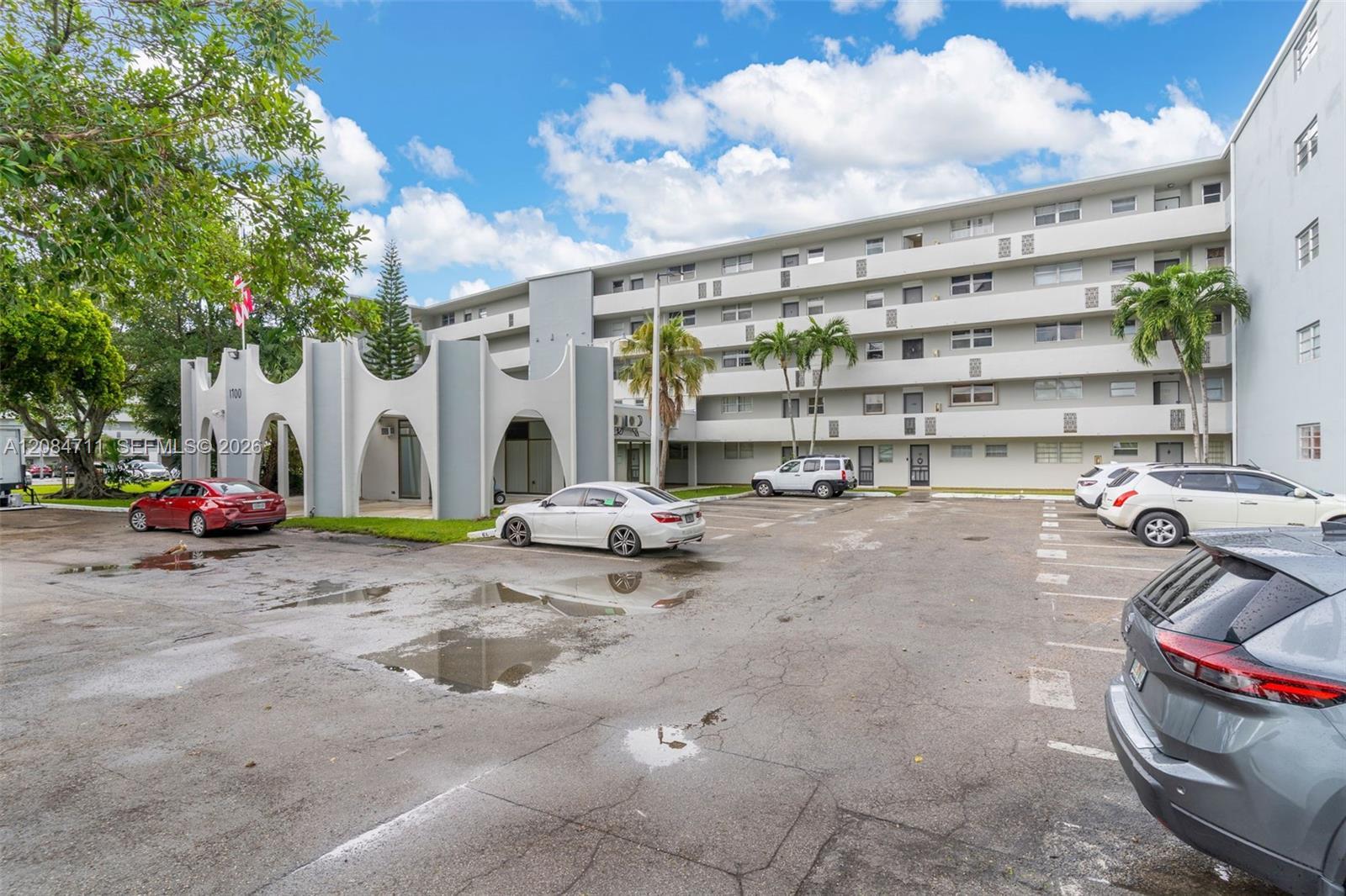 1700 NE 191st St # 508, Miami FL 33179