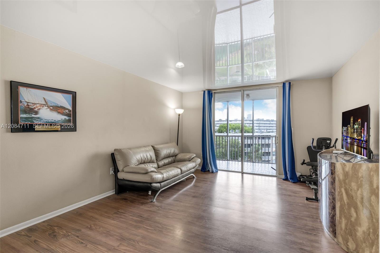 1700 NE 191st St # 508, Miami FL 33179 photo 4