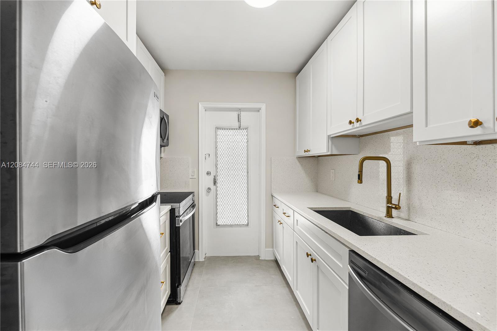 2418 Polk St # 204, Hollywood FL 33020 photo 2