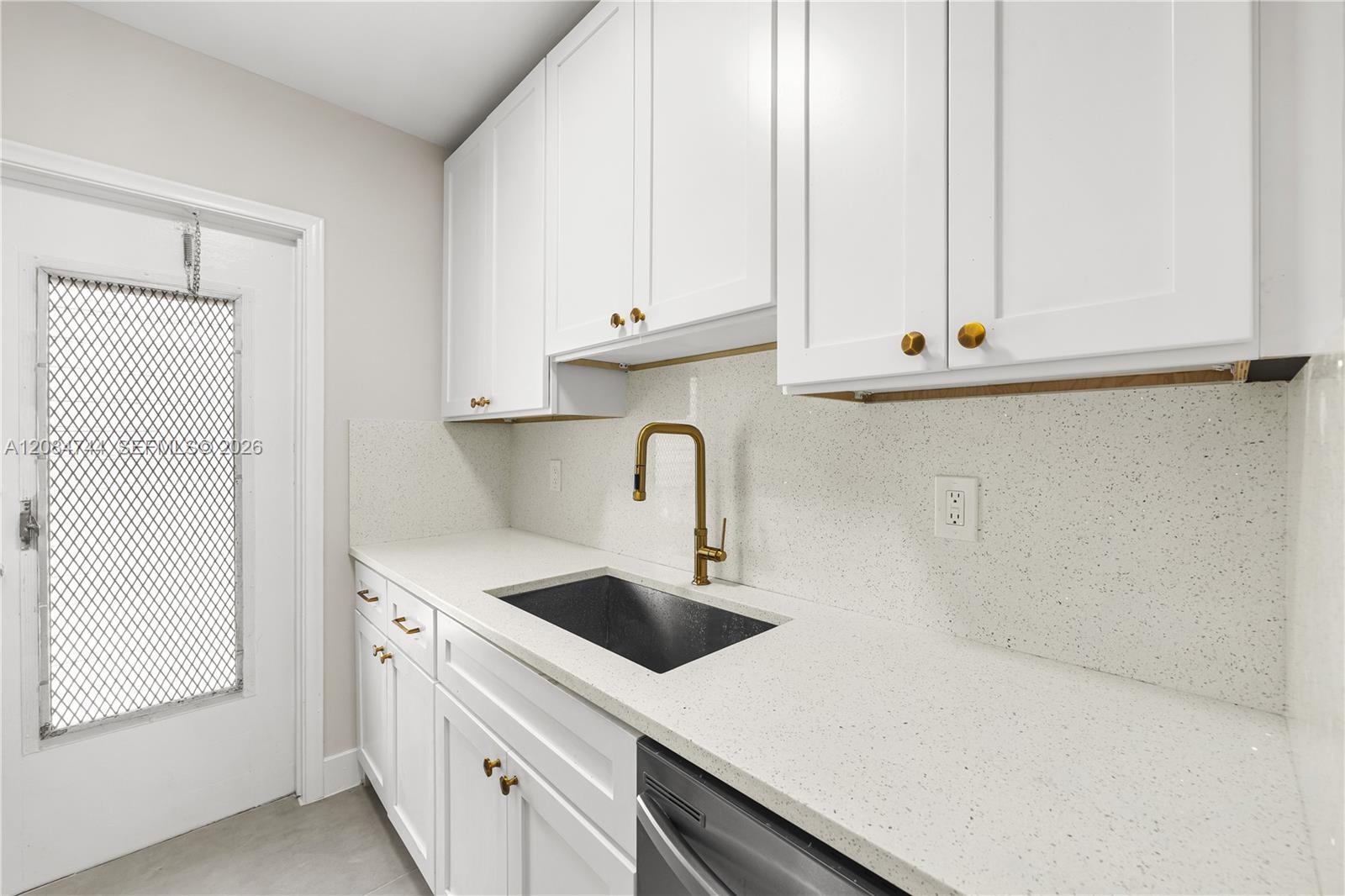 2418 Polk St # 204, Hollywood FL 33020 photo 3