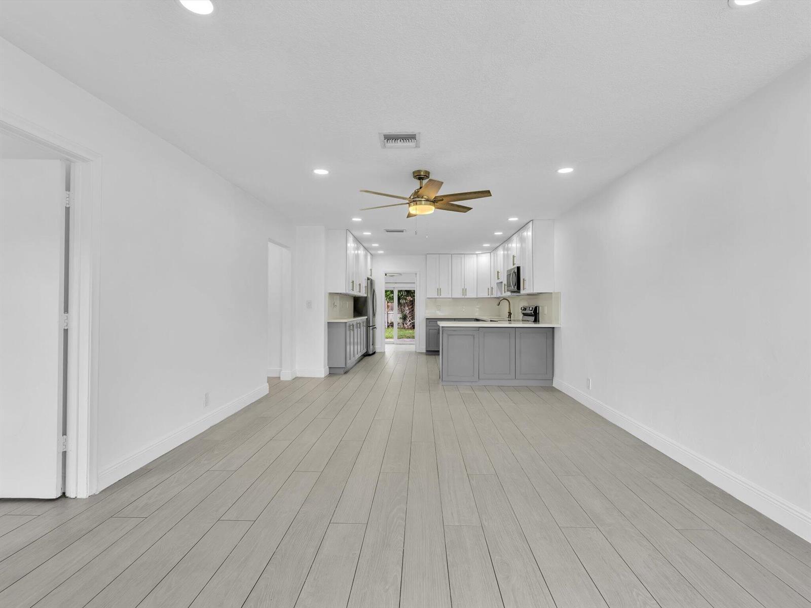 222 NE 9th Avenue, Deerfield Beach FL 33441 photo 5