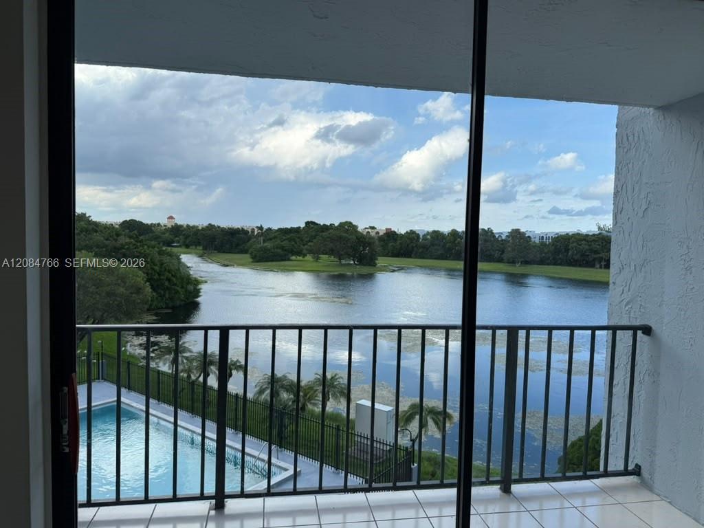 Miami, FL 33172