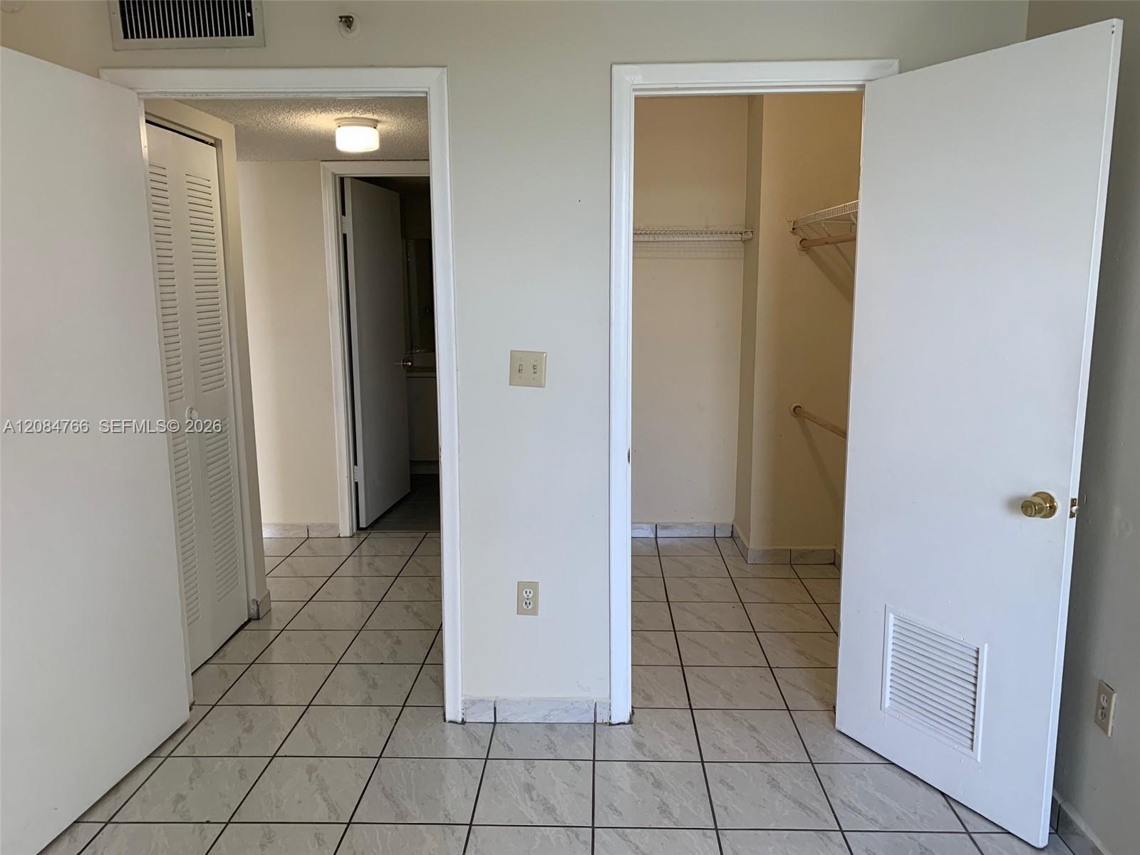 Miami, FL 33172 photo 5