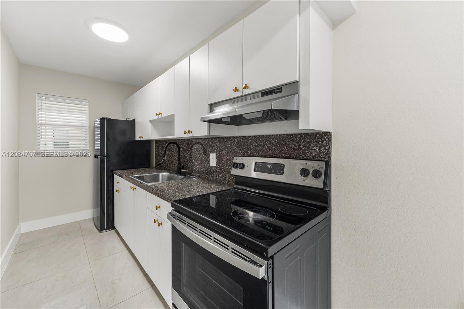 1720 Cleveland St # 111W, Hollywood FL 33020 photo 2