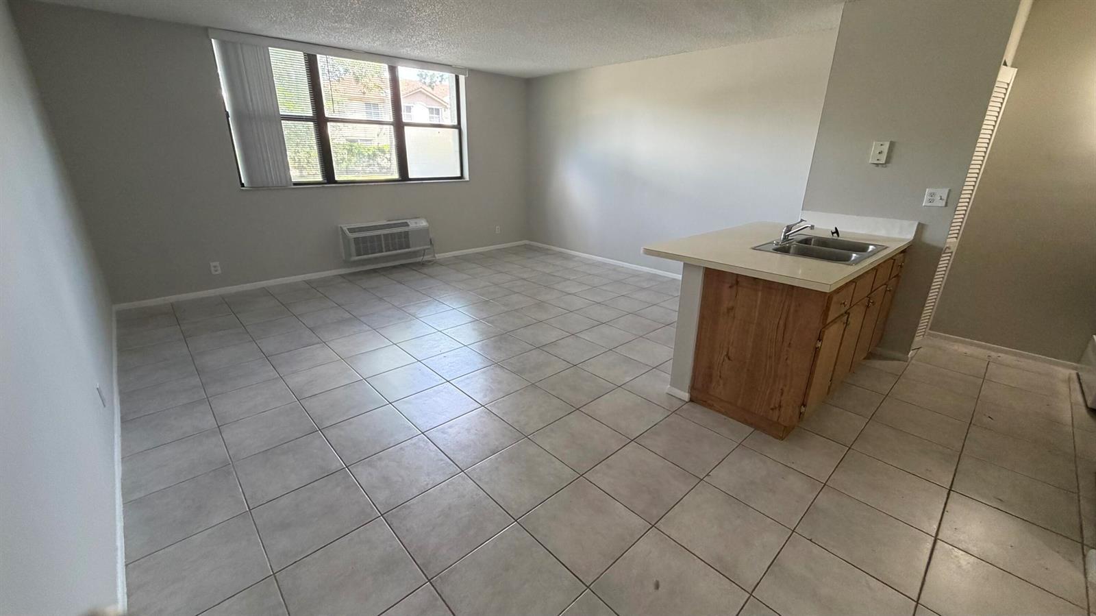 2501 RIVERSIDE Drive # A, Coral Springs FL 33065 photo 2
