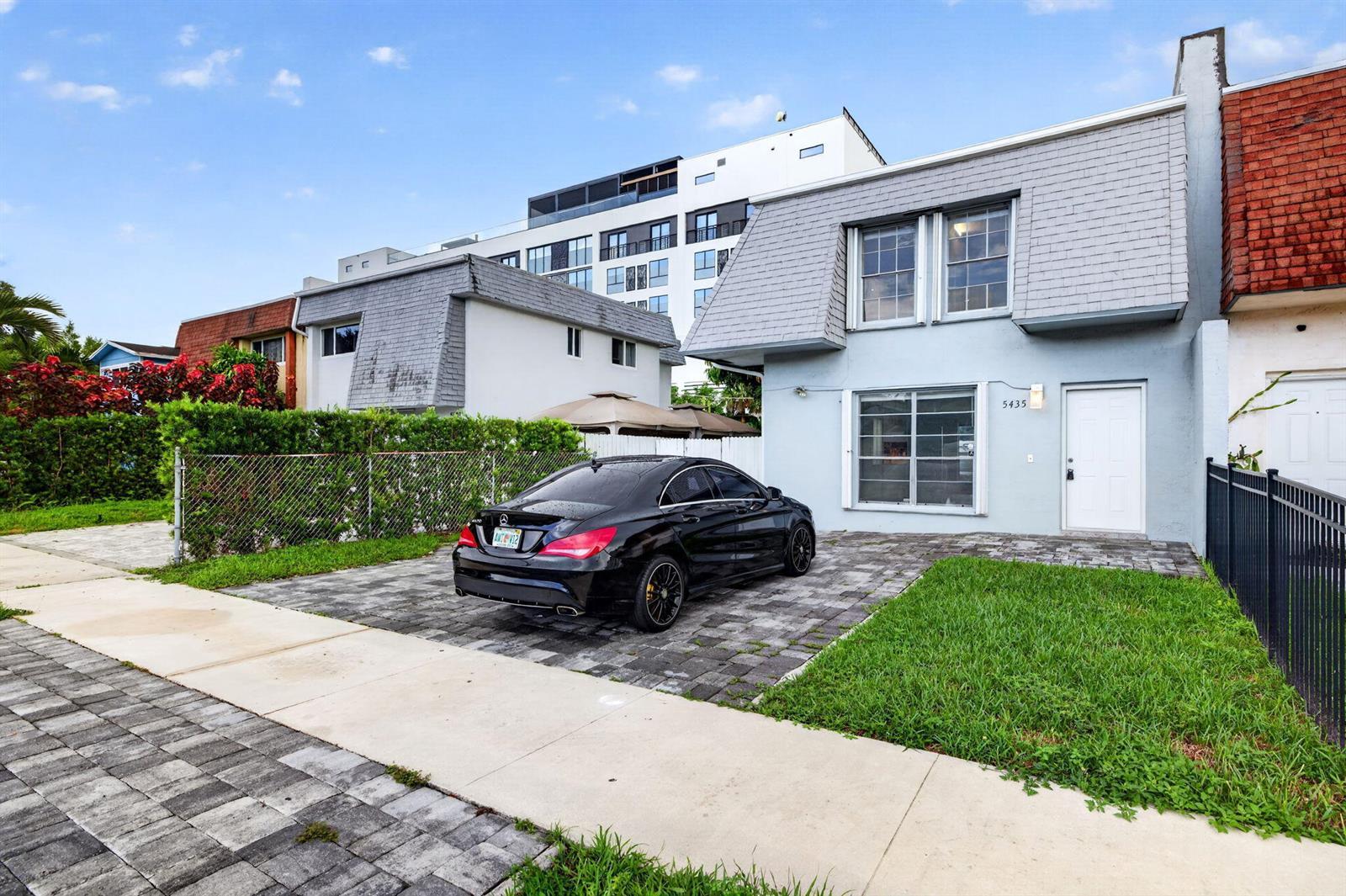 5435 SW 44TH Terrace, Dania Beach FL 33314 photo 3