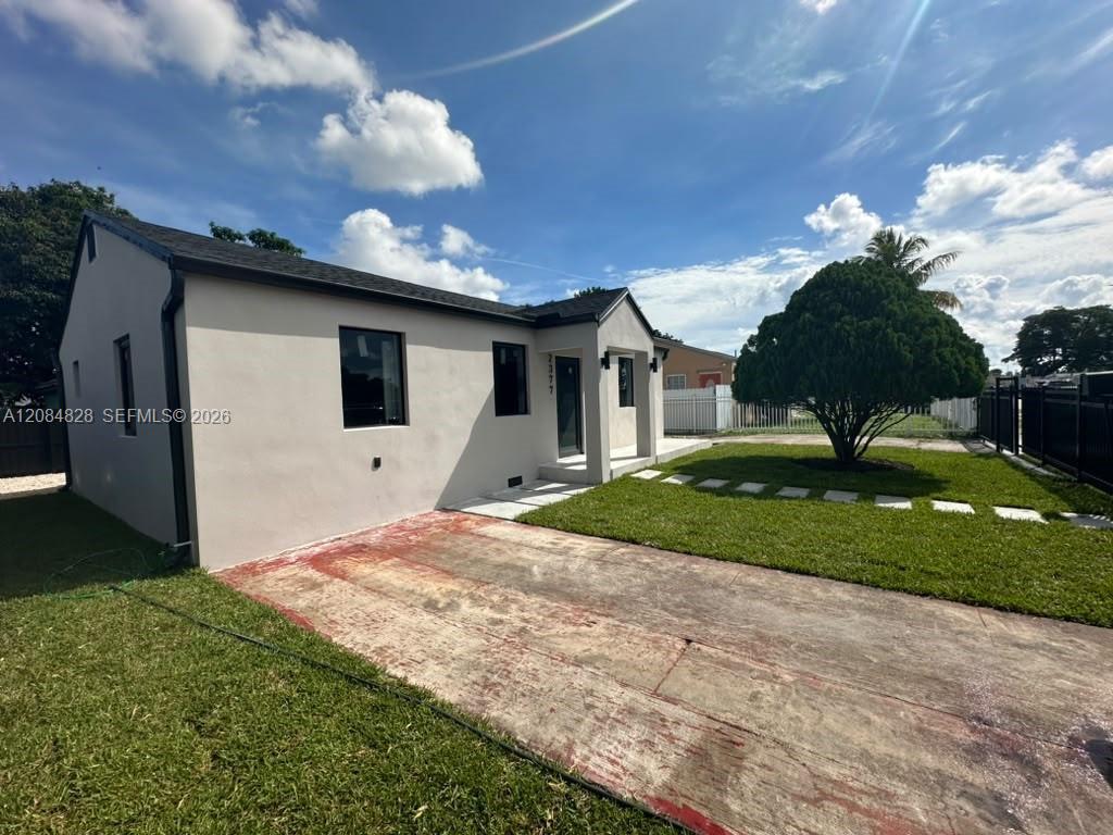 2377 NW 84th St, Miami FL 33147 photo 3