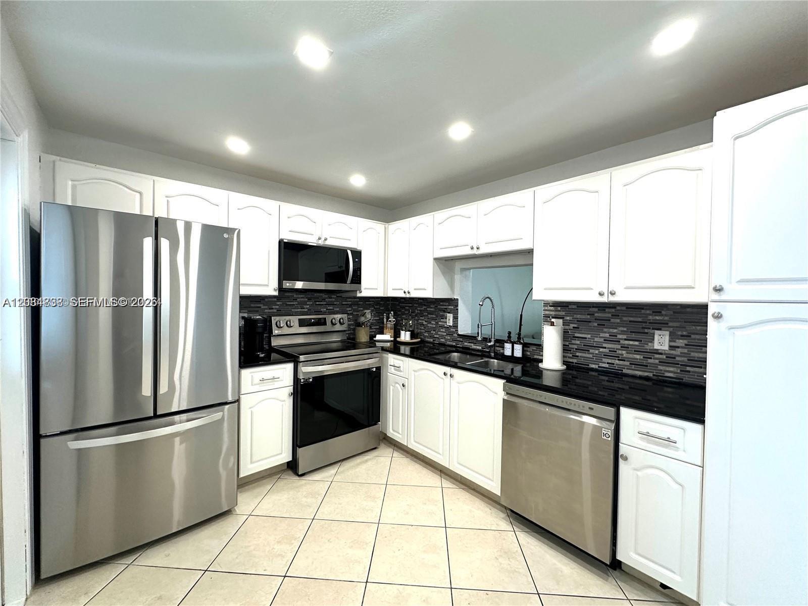 620 NE 12th Ave # 102, Hallandale Beach FL 33009 photo 4