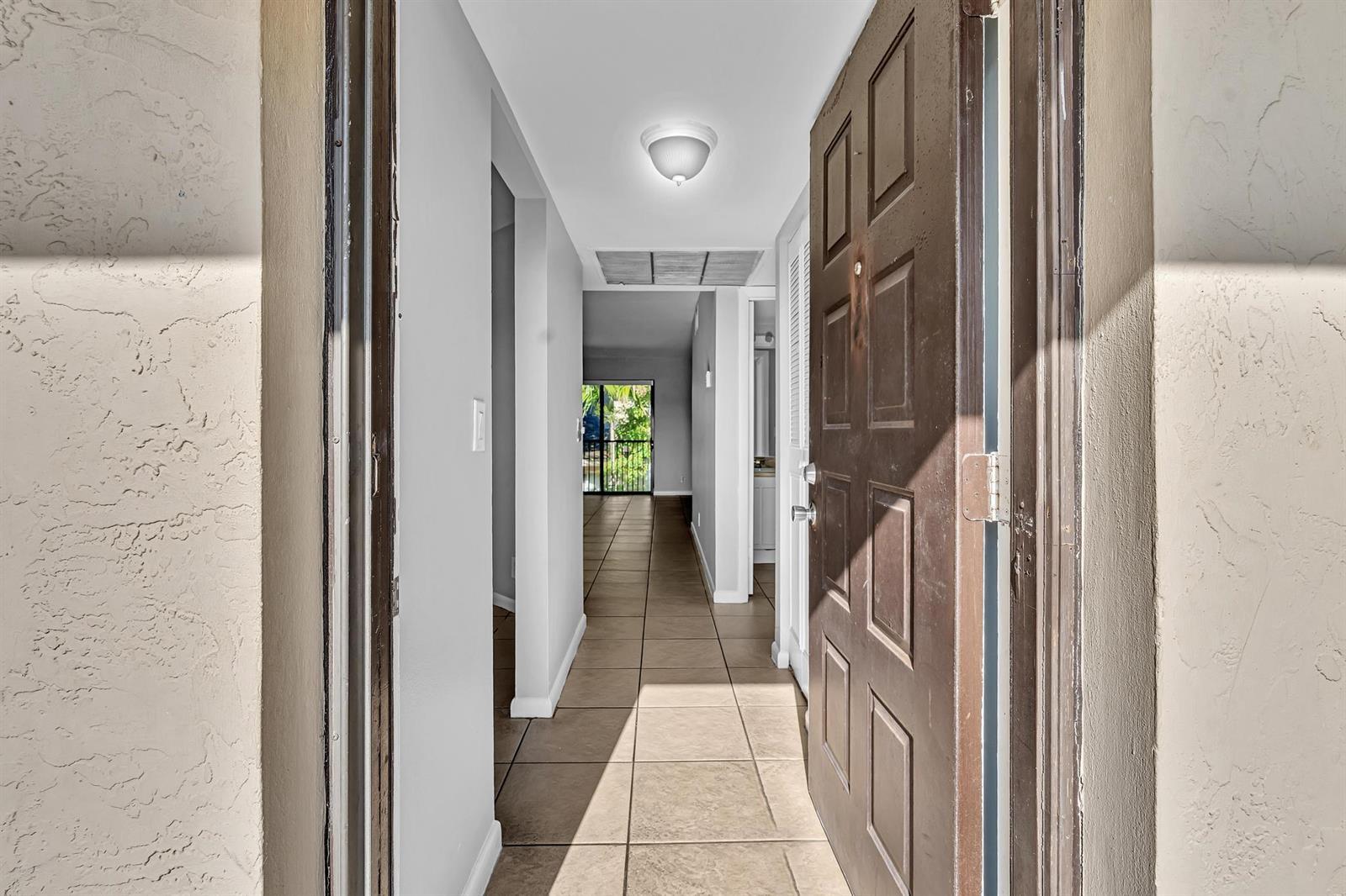 21904 LAKE FOREST Circle # 202, Boca Raton FL 33433 photo 2