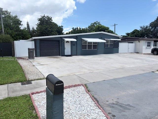 3611 SW 40th St, West Park FL 33023 photo 2